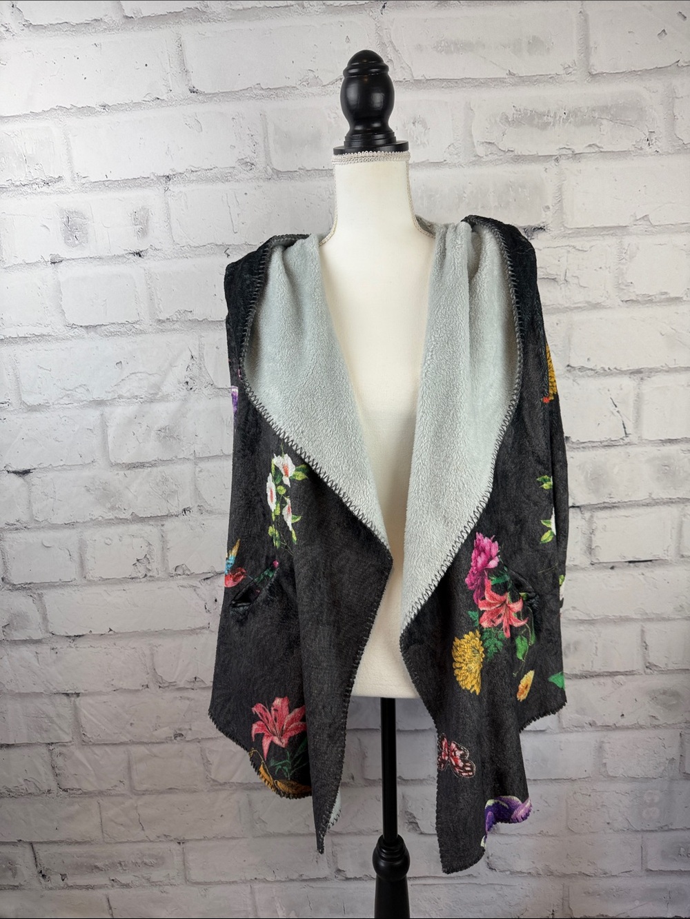 Johnny Was BIYA Blooming Sherpa Hoodie Jacket Butterfly Floral Size S Charcoal